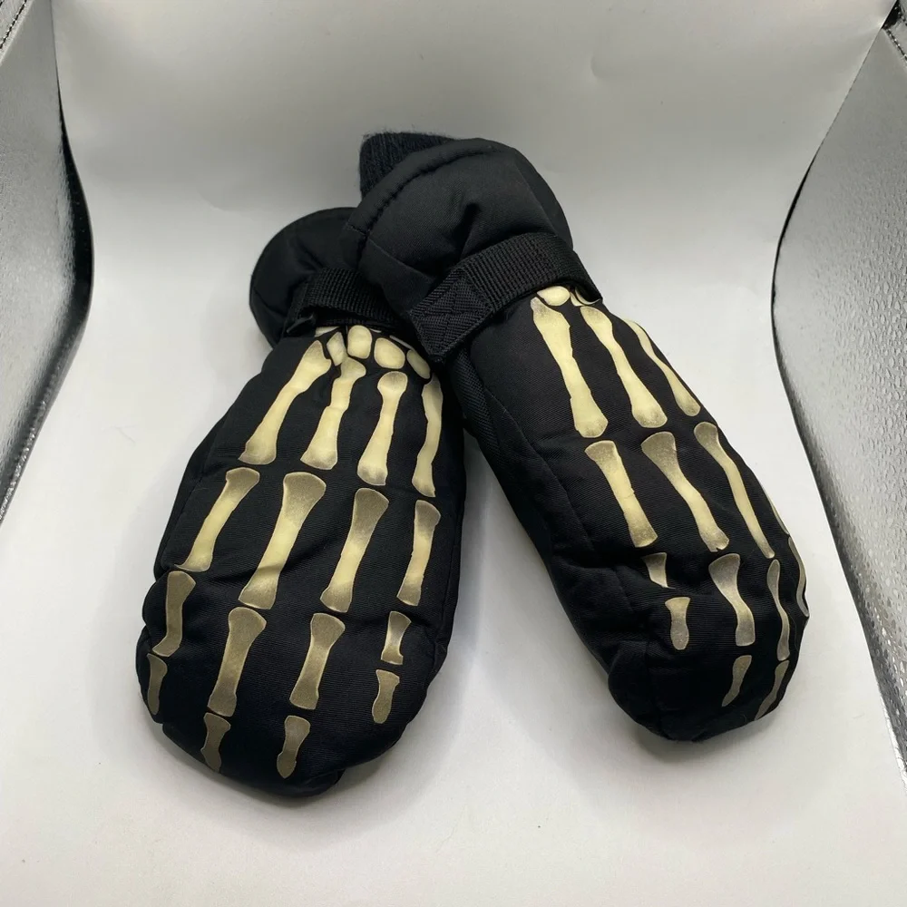 N'ice Caps Waterproof And 3M Thinsulate Insulated Skull Kid's Winter Gloves.